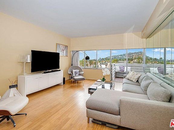 2nd image of 7135 Hollywood Blvd APT 907