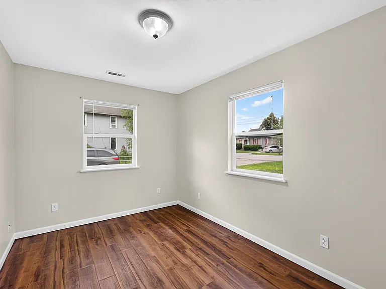 334 E Hunt Ave — Photo 6