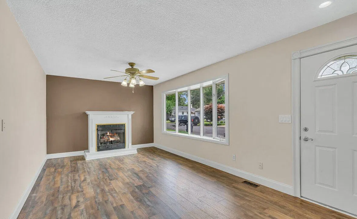 3 bed, $2,700 — Photo 3