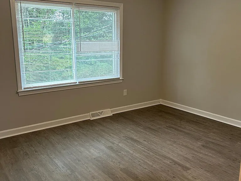 101 Plaza Oaks Rd #6 — Photo 2