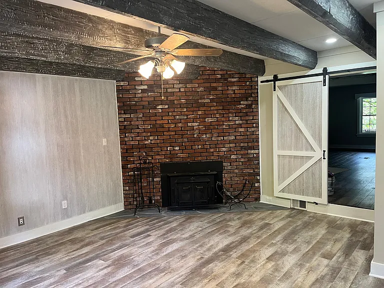 209 Questend Ave — Photo 12