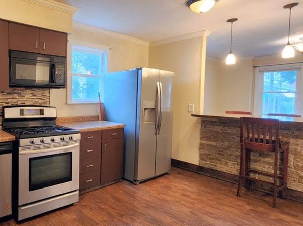 8 Riverside Ct