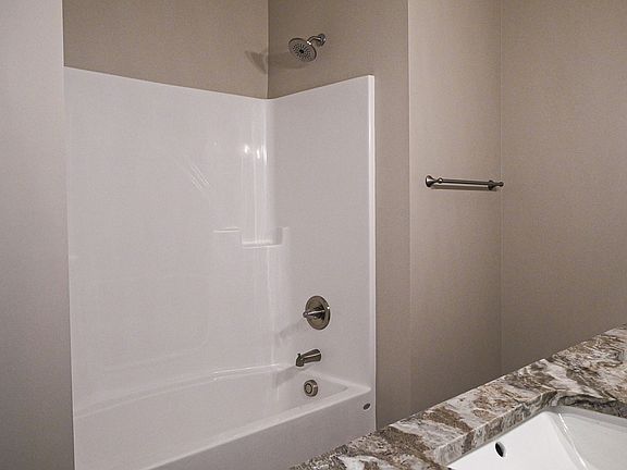 5th image of 1358 Summer Cir SW