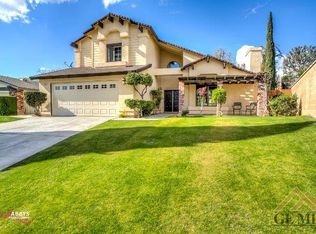 6800 Autumn Ridge Dr, Bakersfield, CA 93306