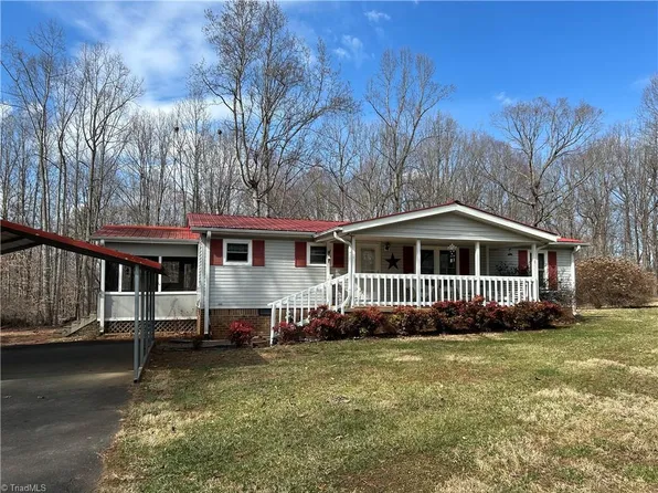 1553 Stewart Rd, Walnut Cove, NC 27052