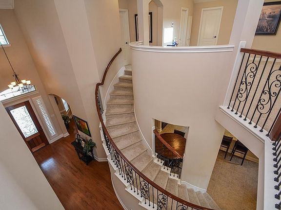 4th image of 5802 Dillon Creek Ln