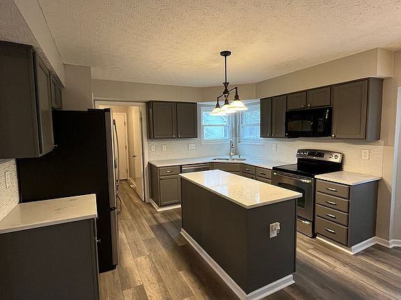 3rd image of 208 Caswell Dr