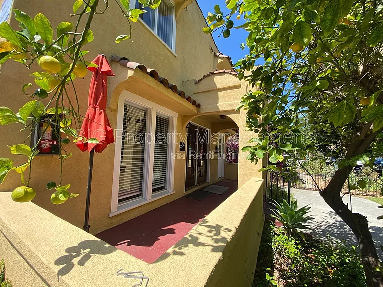 1250 E Villa St — Photo 13
