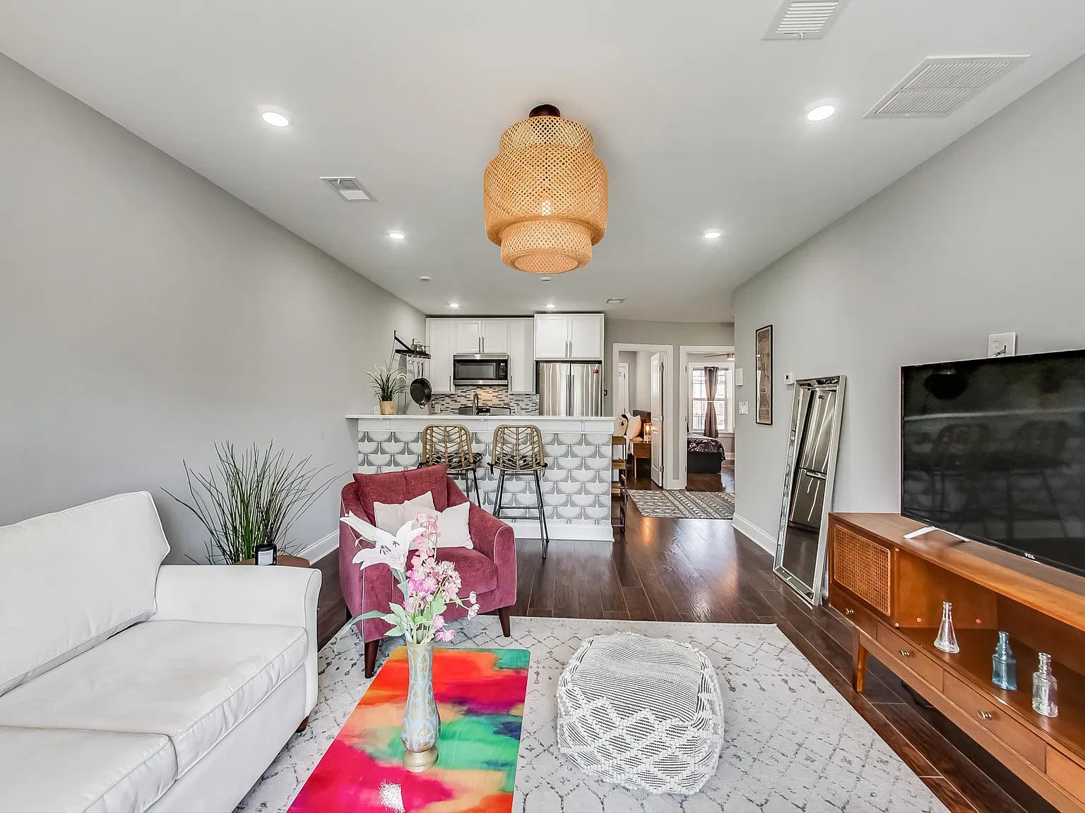 2 bed, 872 sqft, $2,850 — Photo 4