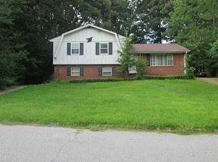 932 King James Dr, Morrow, GA
