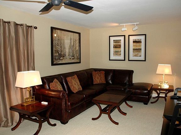 Large den/poss.3rd bedroom