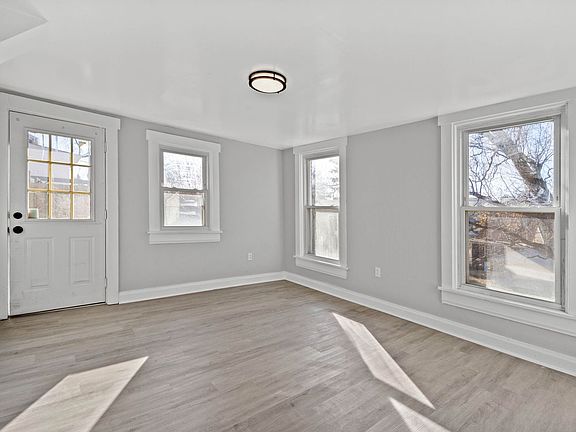 3rd image of 506 Berwin Ave APT B