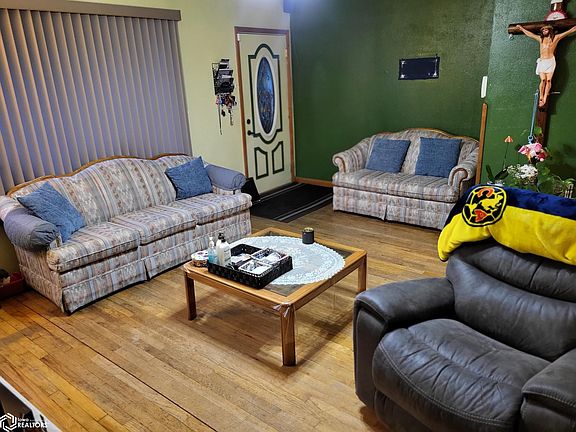 4th image of 1311 W Church St