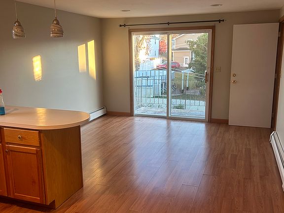 4th image of 9 Janet Dr Unit 2