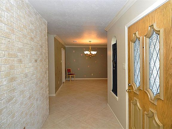 4th image of 3822 Oak Gardens Dr