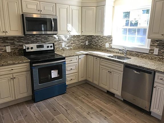 4th image of 57 Sherwood Cir