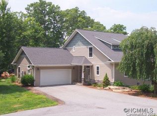 575 Sandy Flat Mountain Rd, Fletcher, NC 28732