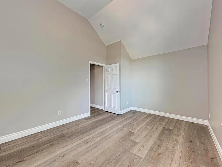 6805 Barstow Ct — Photo 28