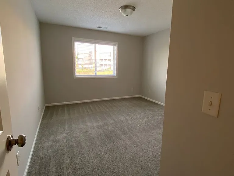 1539B Gunston Dr — Photo 6