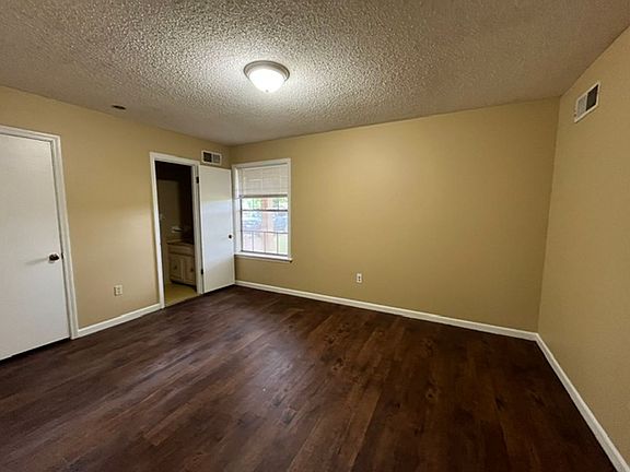 4th image of 5751 Chapel Hill Dr