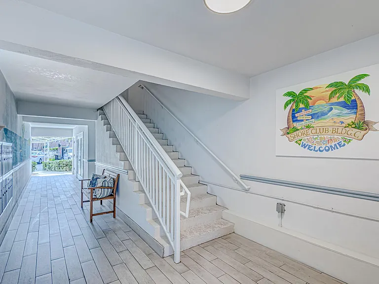 100 Shore Ct #210 — Photo 44