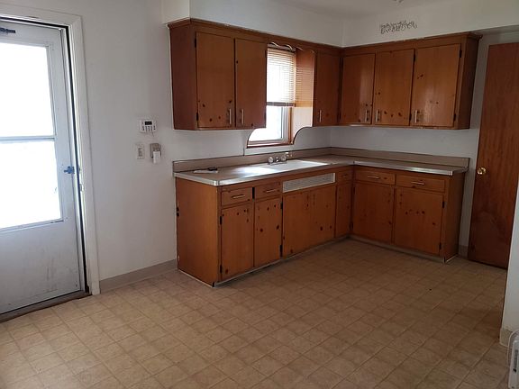 4th image of 25510 Lake Shore Blvd