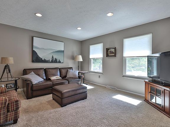 4th image of 3168 Hillview Ct