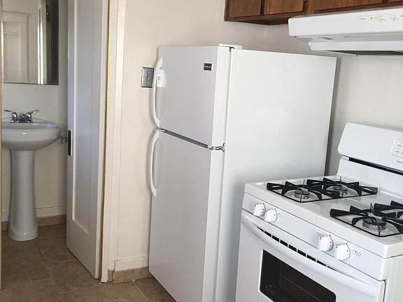 5th image of 790 Santa Barbara St