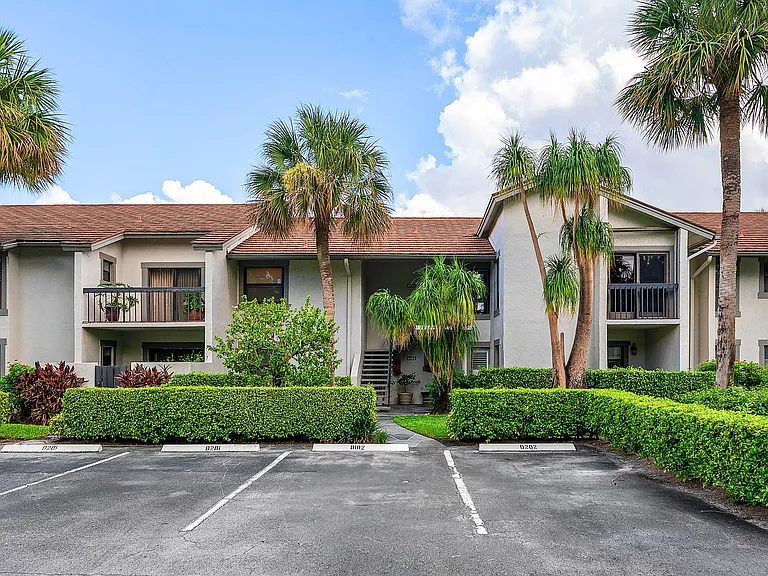 11355 Pond View Dr #D202 — Photo 5