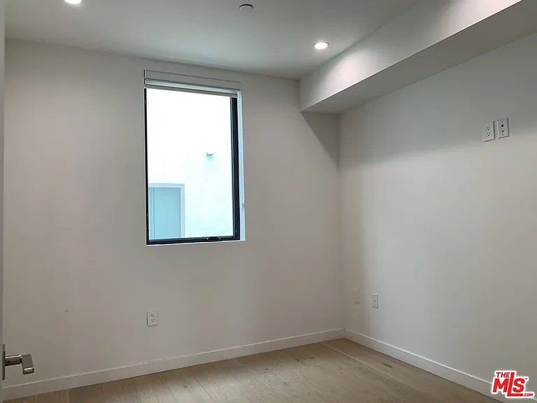 11341 Pearl St — Photo 15