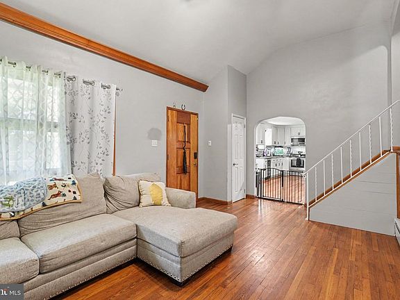 5th image of 310 Kentucky Ave