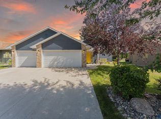 5216 S Arden Ave, Sioux Falls, SD 57108