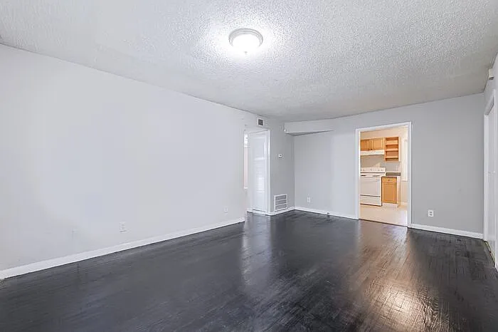 1635 Line Cir #3 — Photo 9