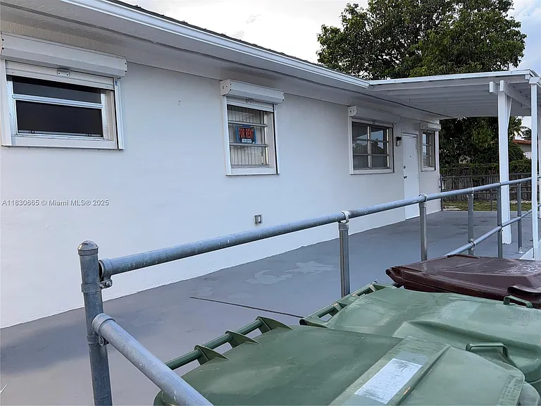 4521 NW 4th St — Photo 9