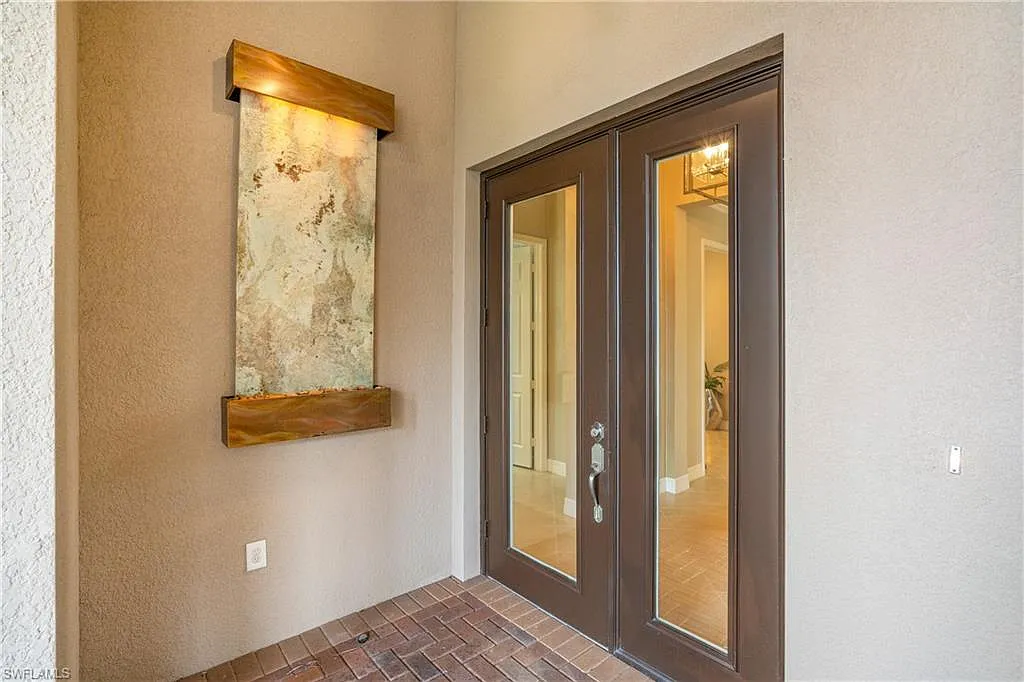 2 bed, 2.0 bath, 1978 sqft, $7,000 — Photo 3