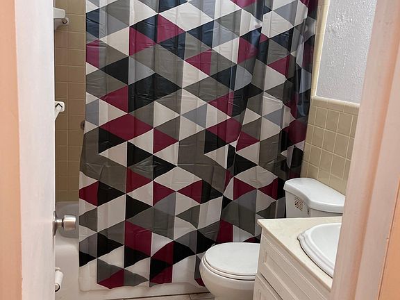 5th image of 156 Barlow Ave #4