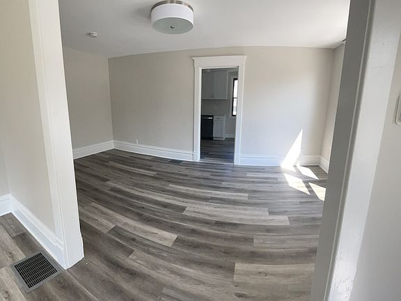 3rd image of 231 McHenry Ave
