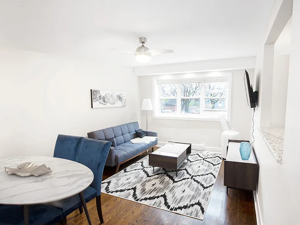 700 Corydon Ave #15