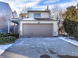 7106 Windmill Ln, Mentor, OH 44060