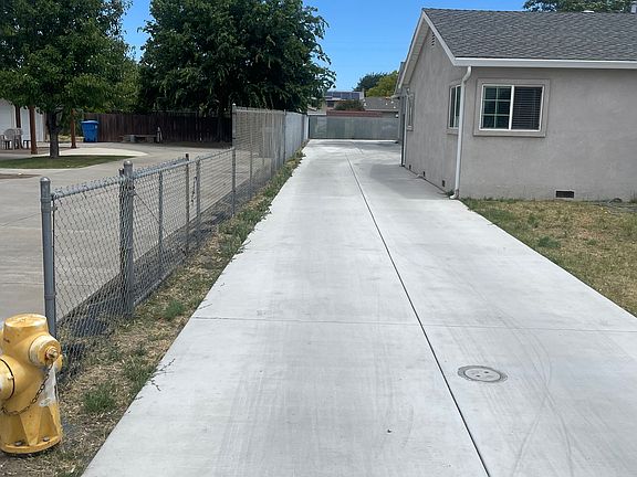 4th image of 626 N Acacia Ave