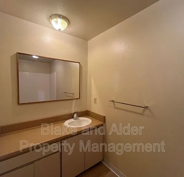 5531 SW Lombard Ave — Photo 16