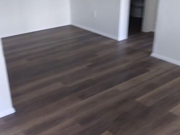 4th image of 1040 Tower Blvd #N