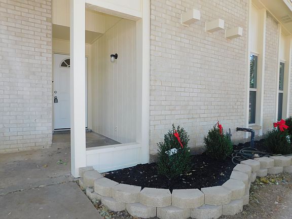 4th image of 1524 Carnation Dr