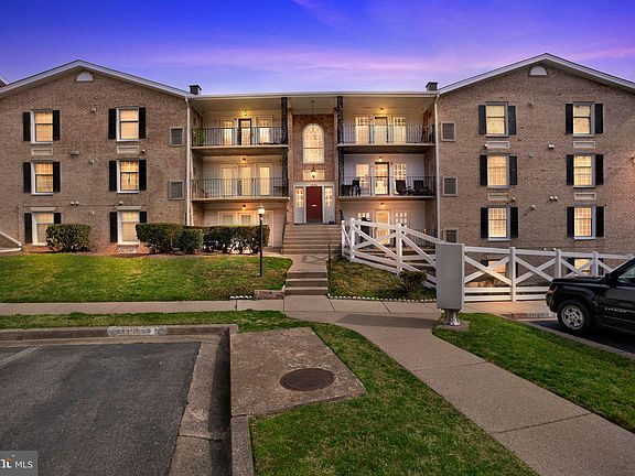 2nd image of 12709 Gordon Blvd #12709