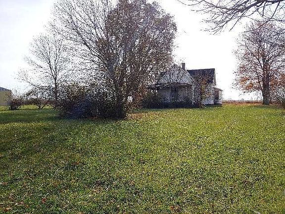 4th image of 725 N County Road 2250 Rd E
