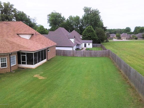3rd image of 3957 Cobblewood Dr