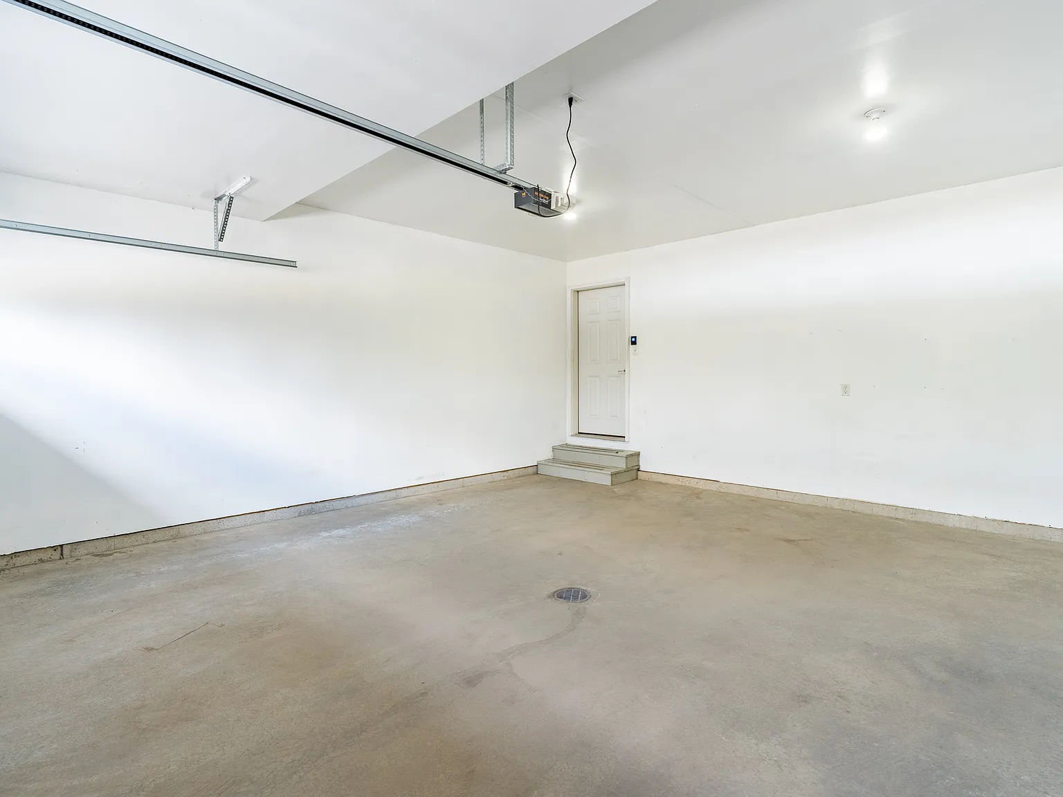2 bed, $1,895 — Photo 2