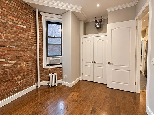 Bedroom, photo 1