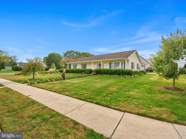 1 Bourbon Red Dr, Mechanicsburg, PA 17050