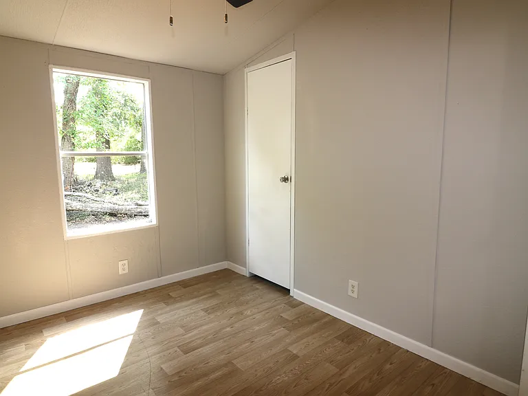 112 Private Road 483 — Photo 13